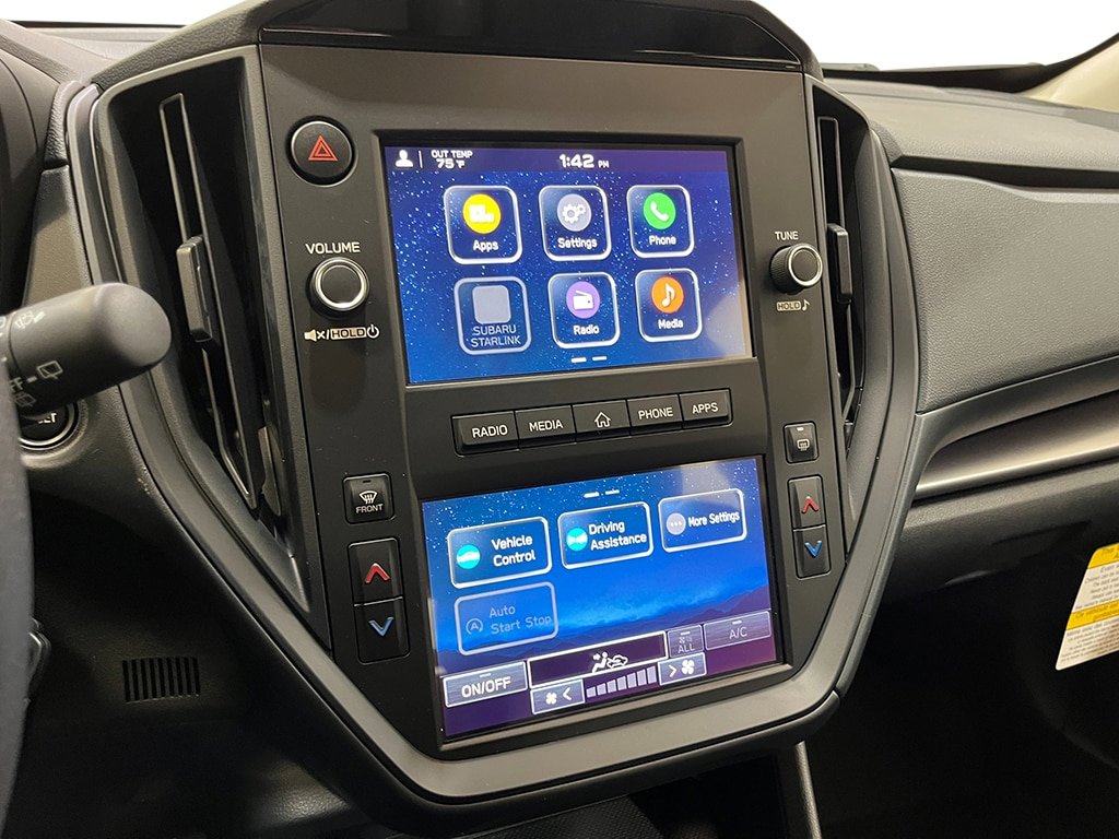 2024 Subaru Impreza Base photo 3