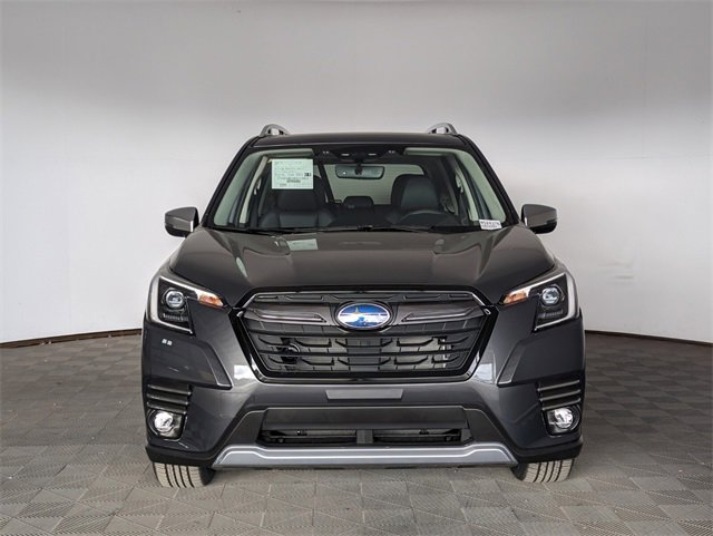 2024 Subaru Forester Touring photo 4
