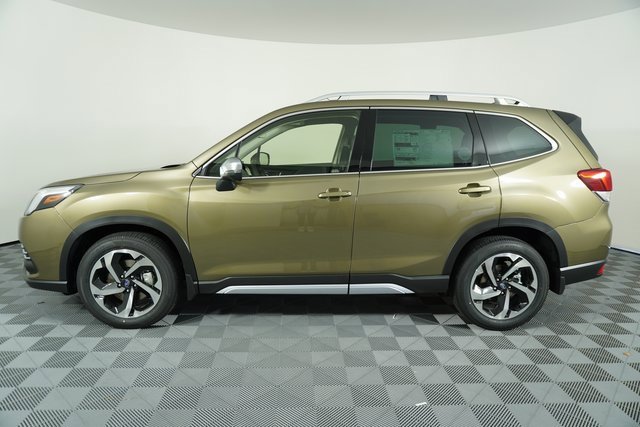 2024 Subaru Forester Touring photo 4
