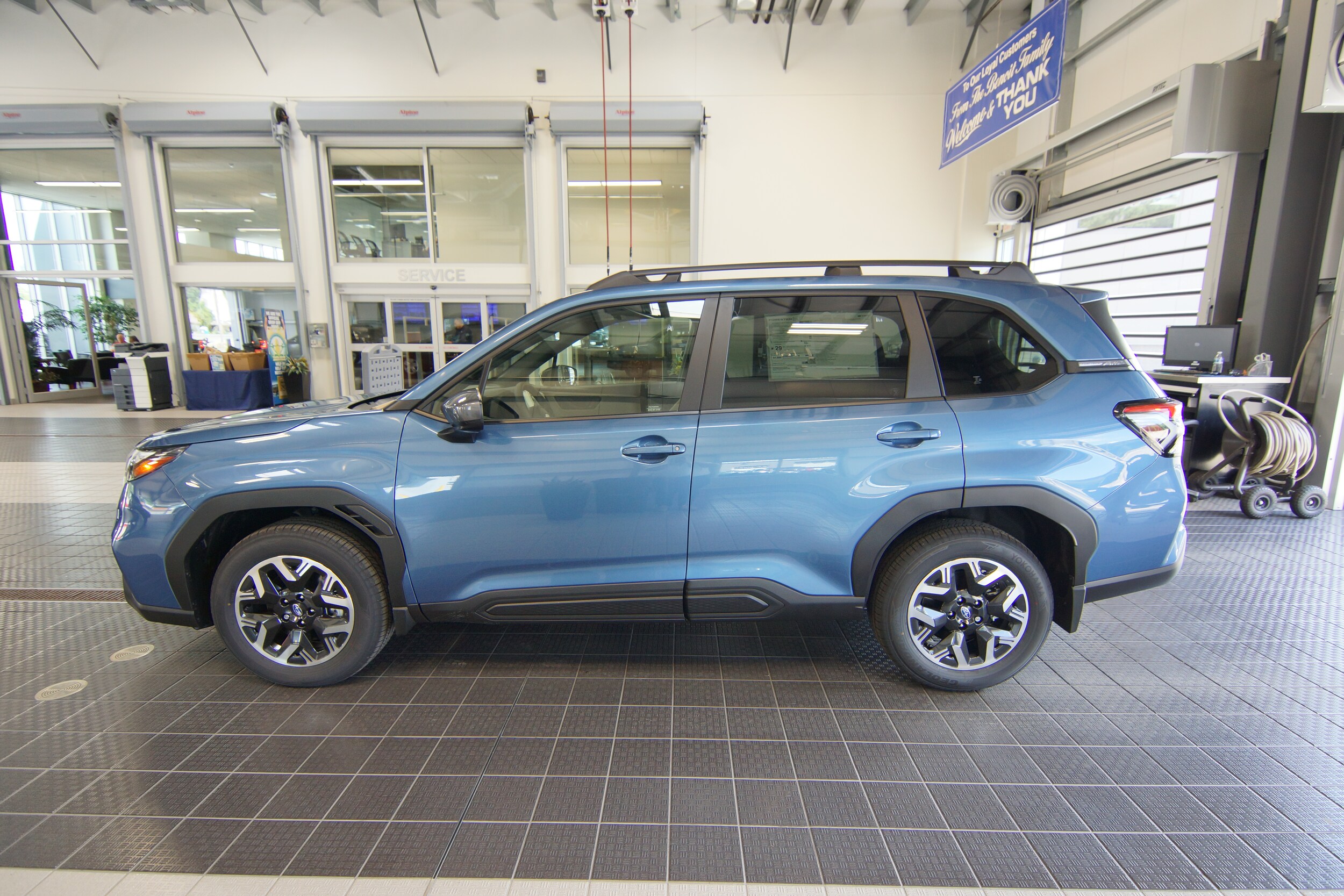 2025 Subaru Forester Premium photo 2