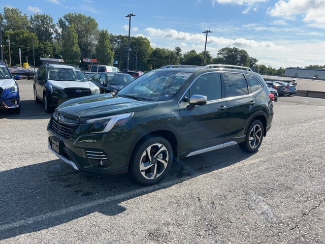 2023 Subaru Forester Touring photo 3
