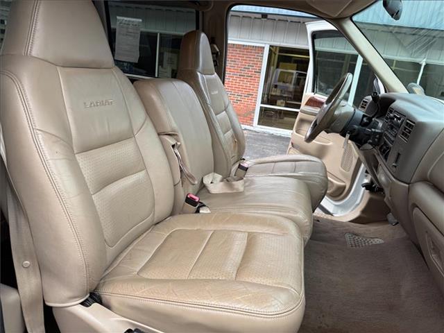 2001 Ford F-550 - Photo 13