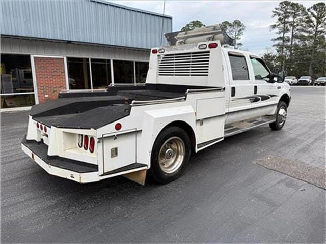 2001 Ford F-550 - Photo 35