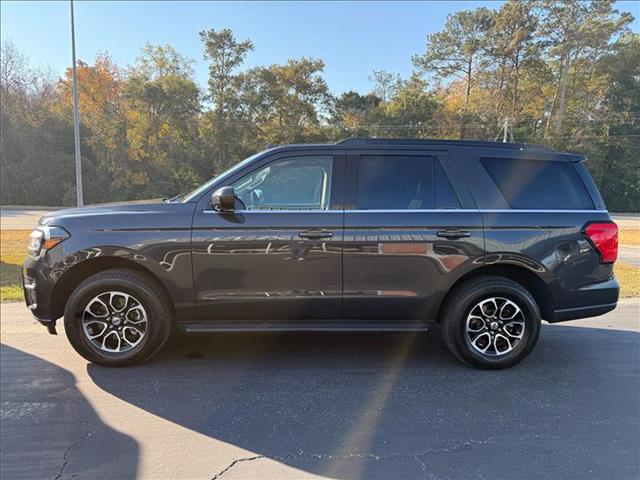 2024 Ford Expedition XLT photo 2