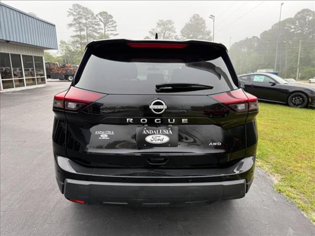 Used 2025 Nissan Rogue SV SUV