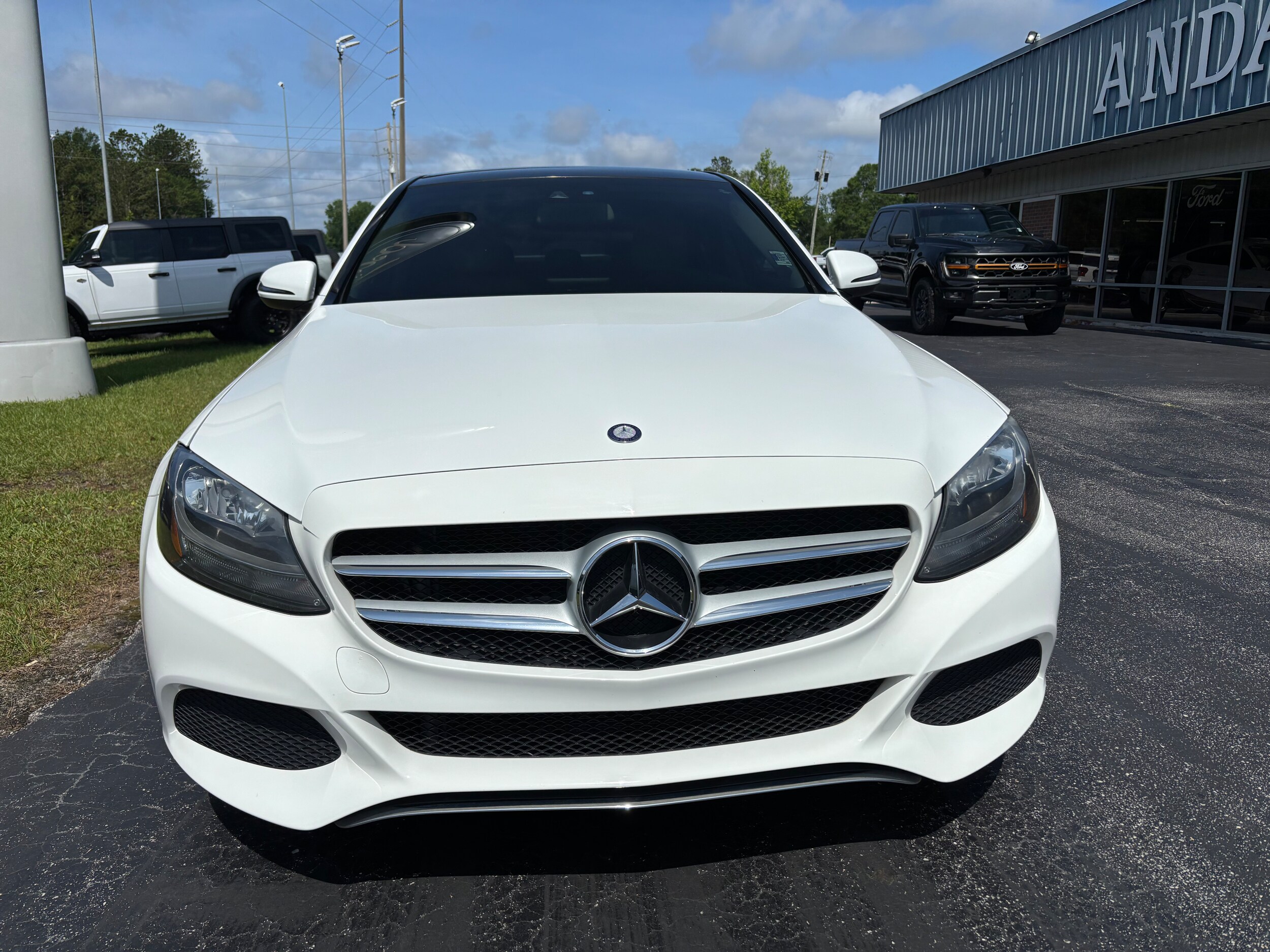 2016 Mercedes Benz C 300 photo 2
