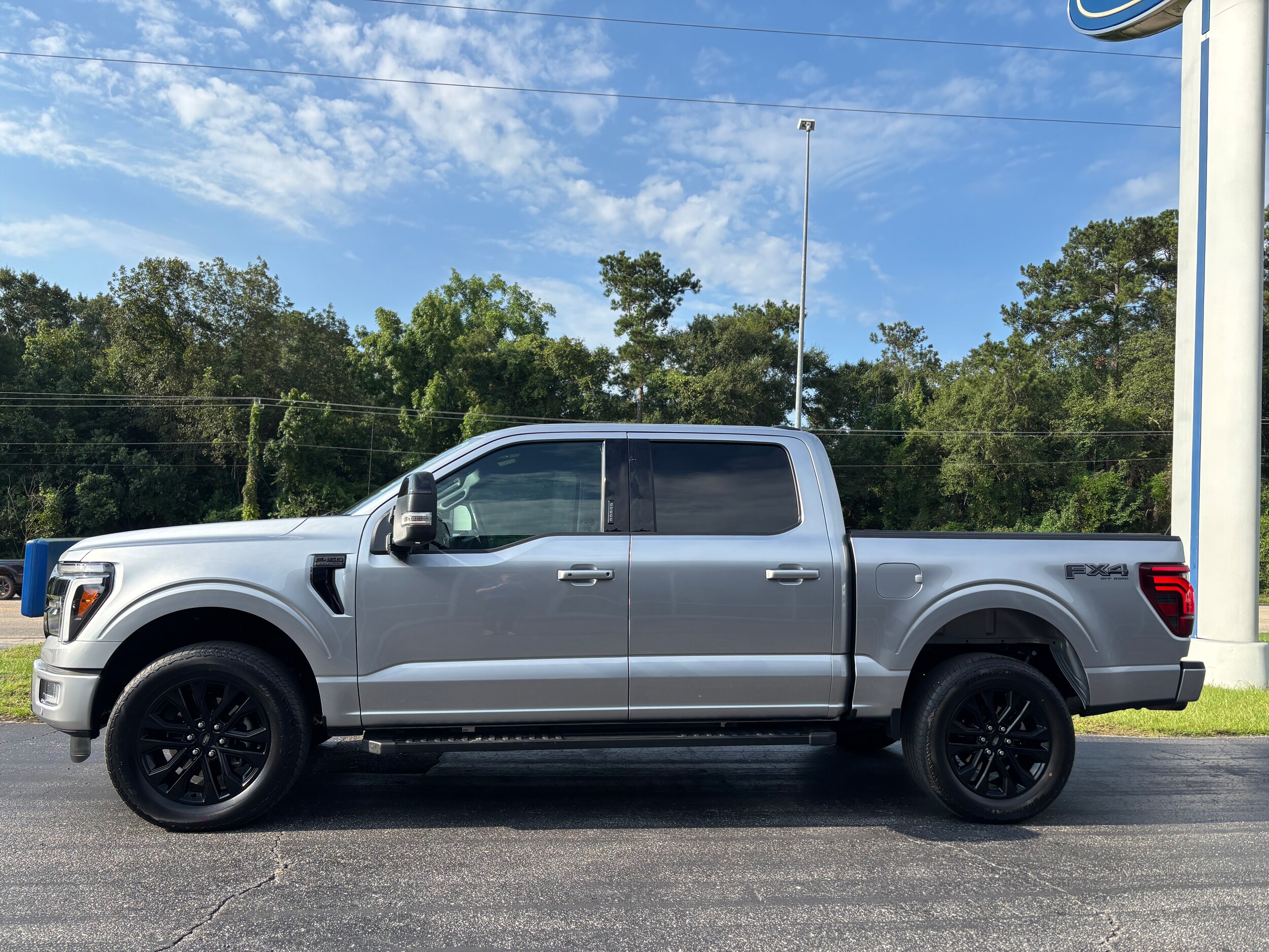 2024 Ford F-150 Lariat photo 3