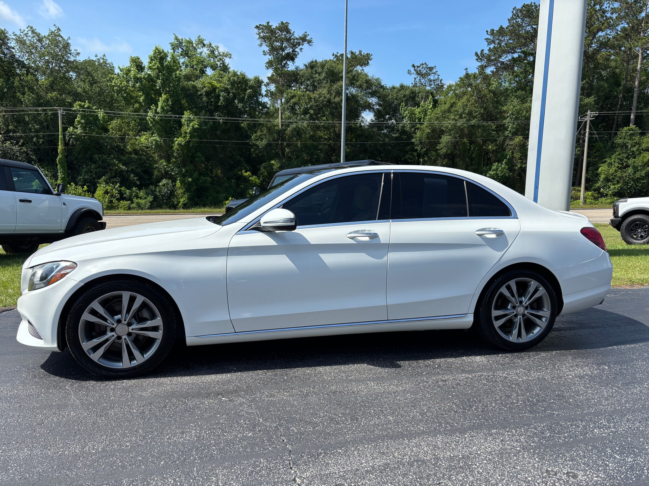 2016 Mercedes Benz C 300 photo 3
