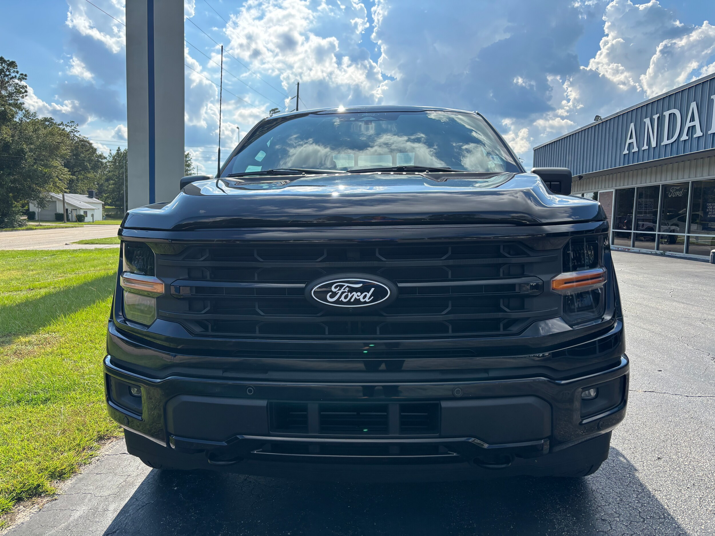 2023 Ford F-150 photo 2
