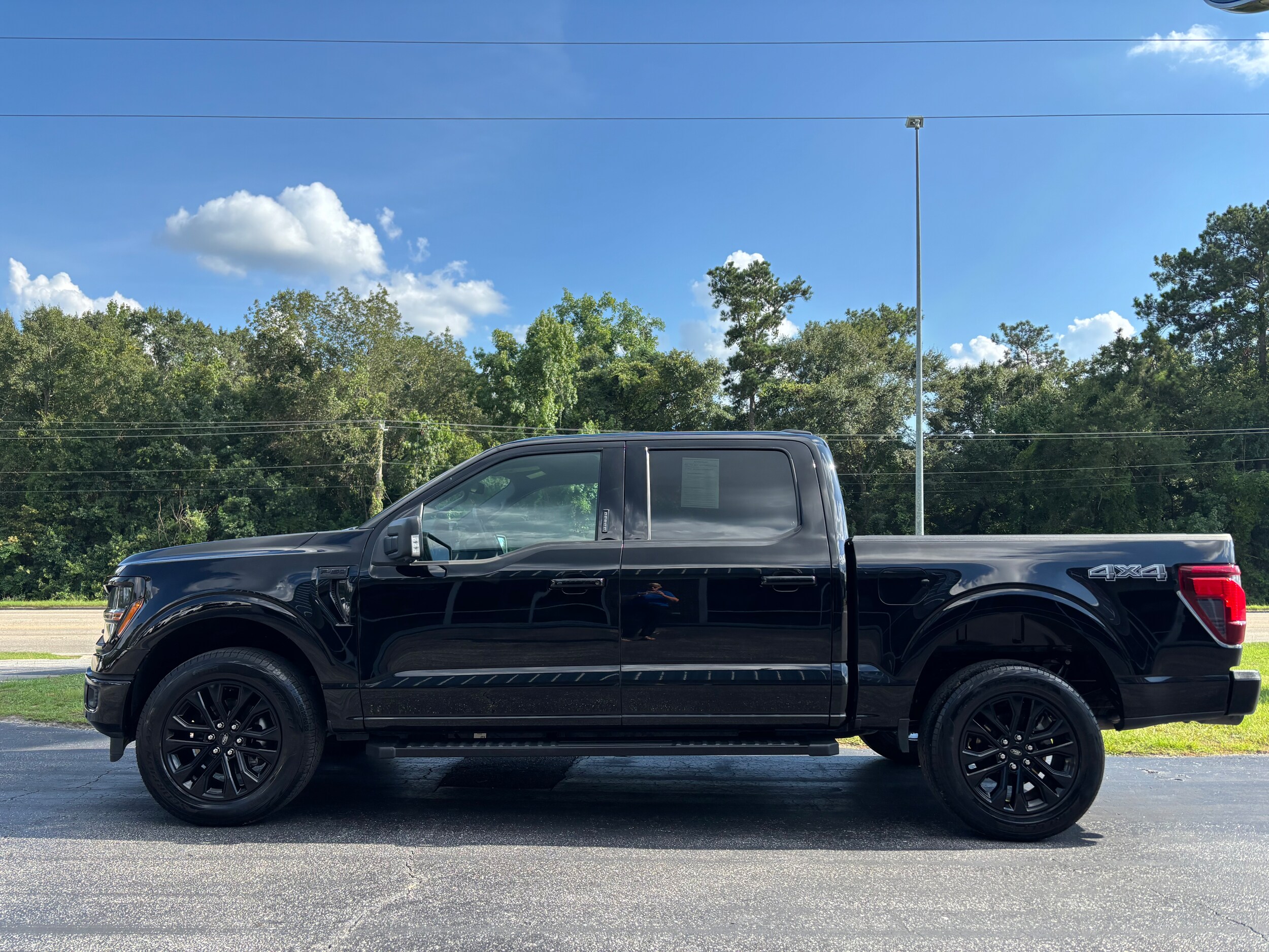 2023 Ford F-150 photo 3