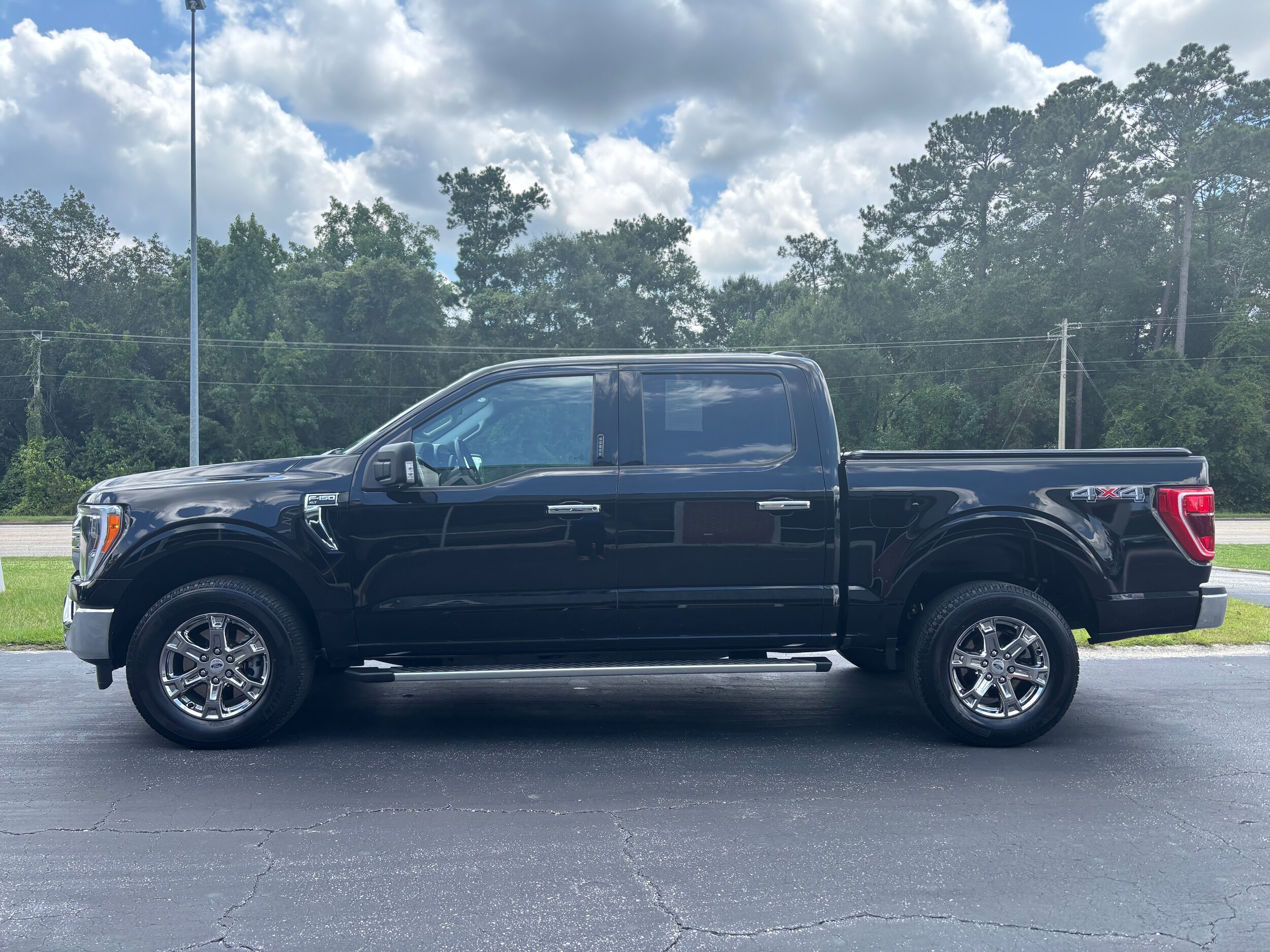 2024 Ford F-150 XLT photo 2