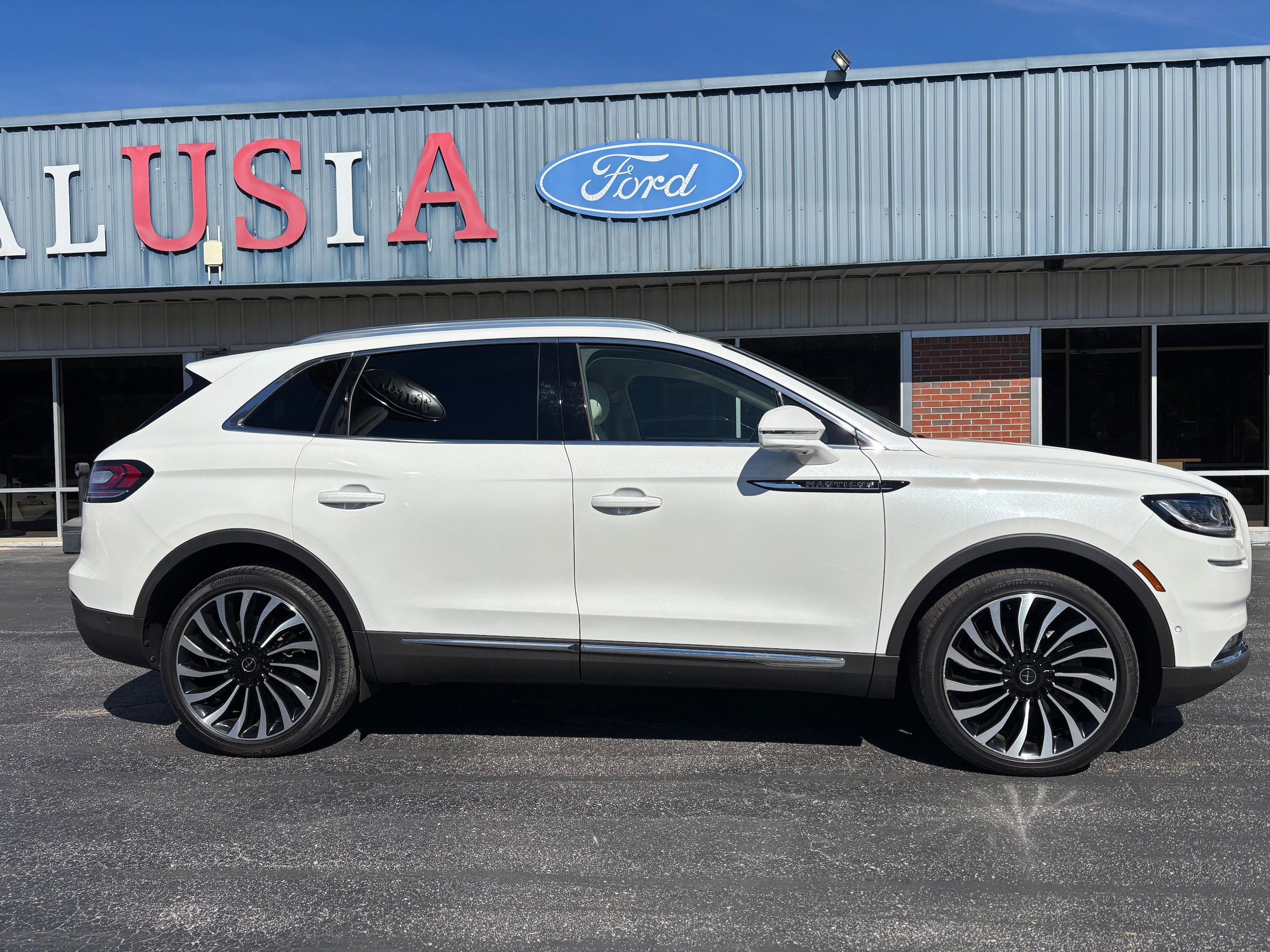 Used 2021 Lincoln Nautilus Black Label with VIN 2LMPJ9JP1MBL15986 for sale in Andalusia, AL