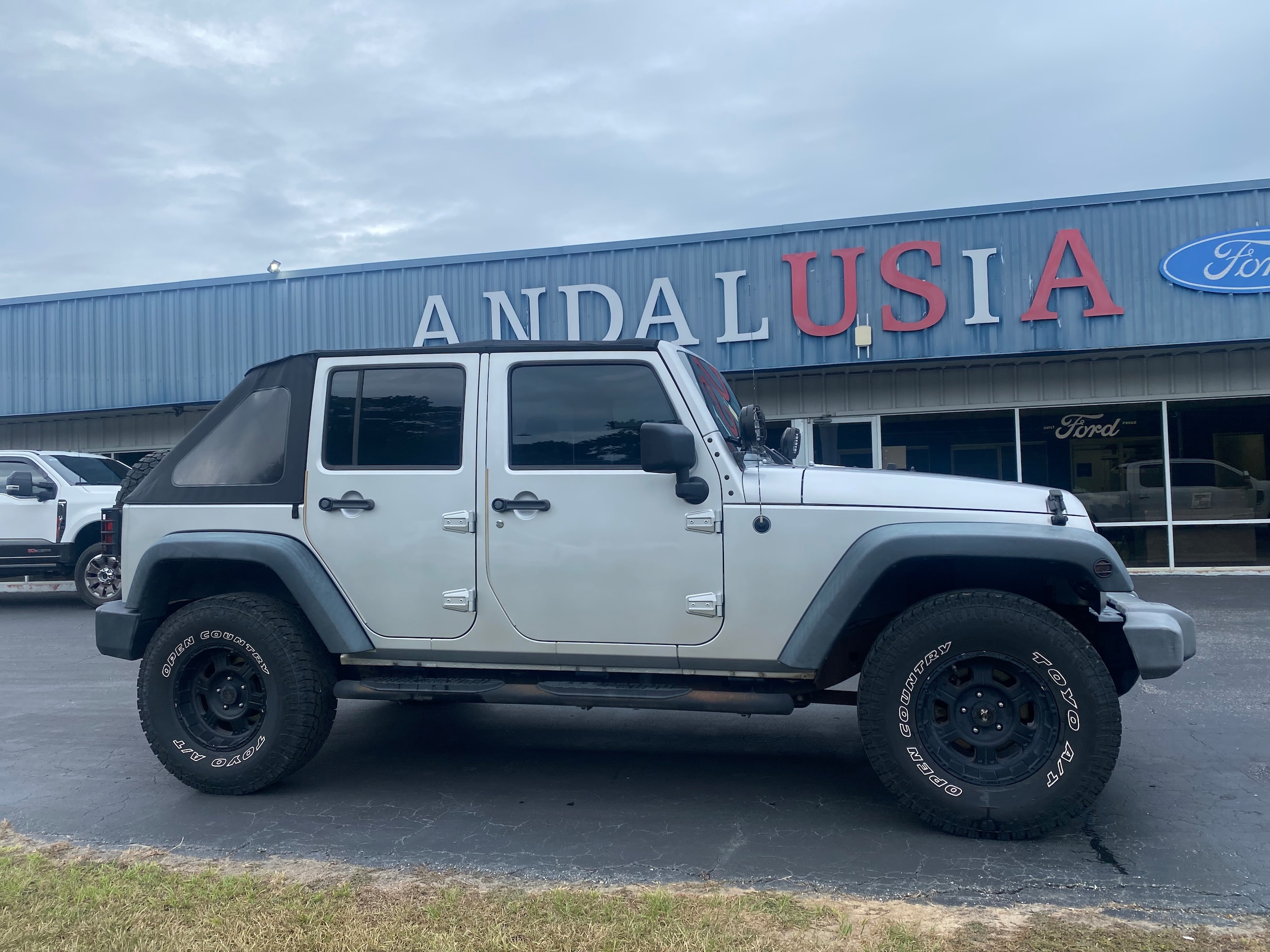 Used 2008 Jeep Wrangler Unlimited X with VIN 1J4GB39168L513277 for sale in Andalusia, AL