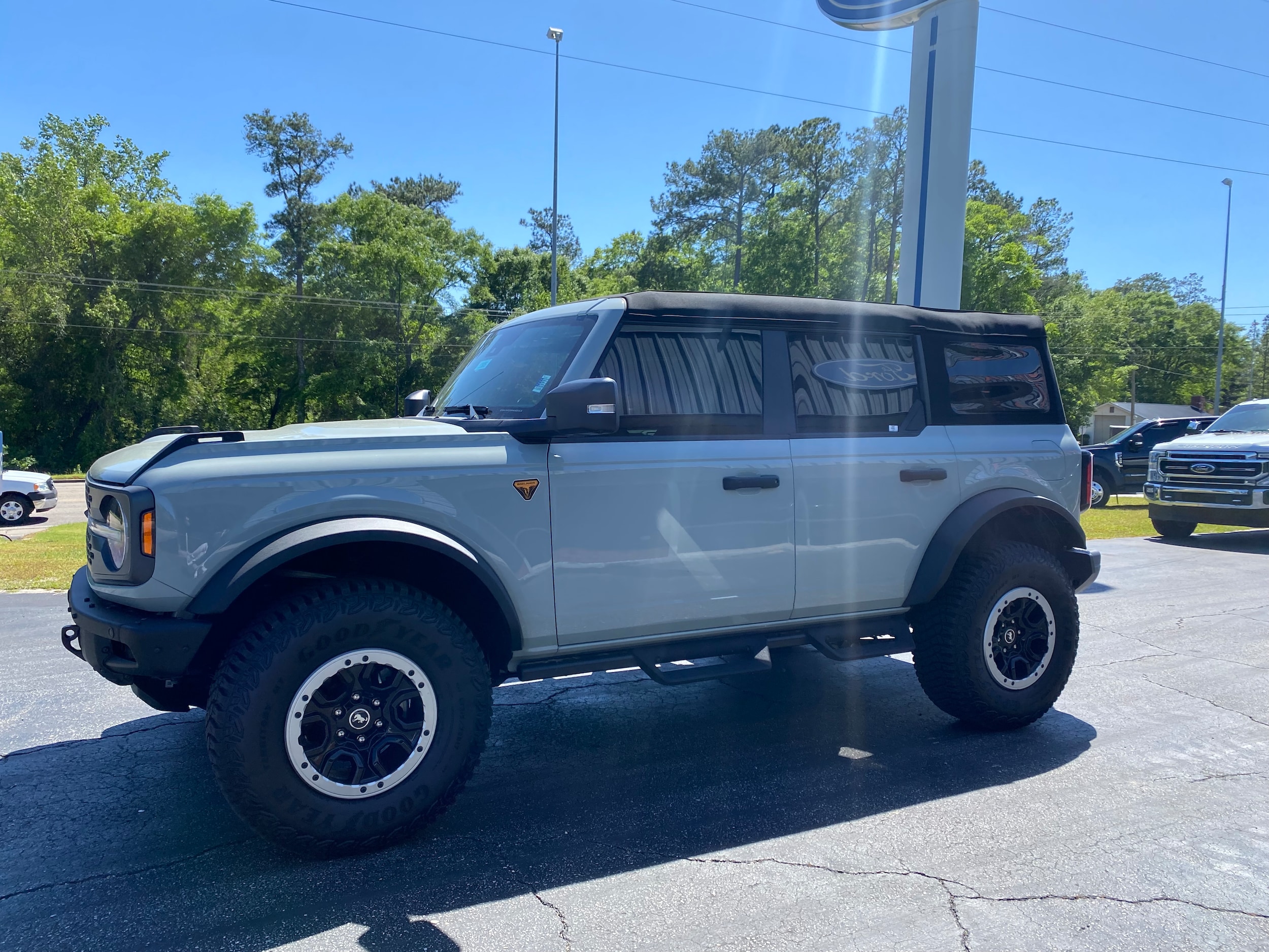 2024 Ford Bronco Badlands photo 4