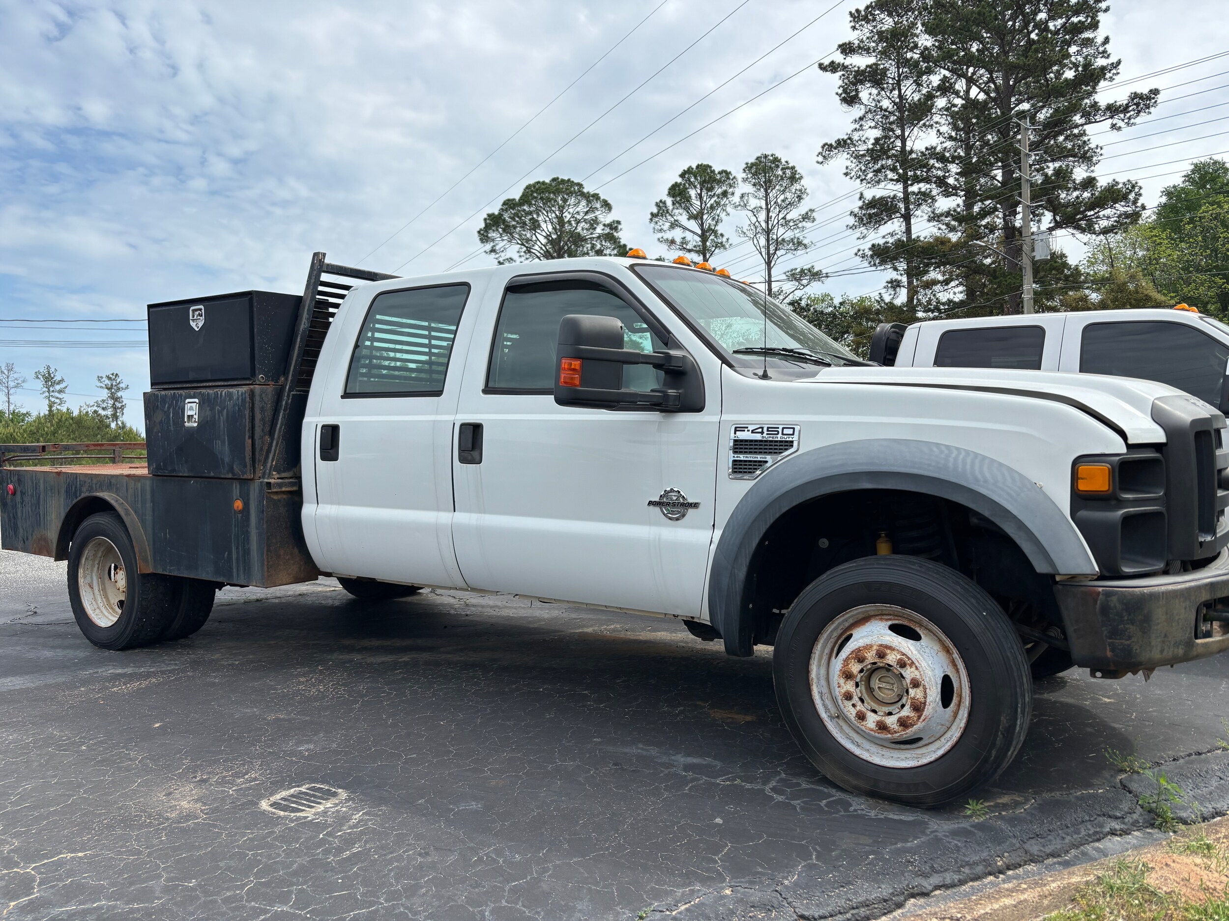 2008 Ford F-450 photo 2