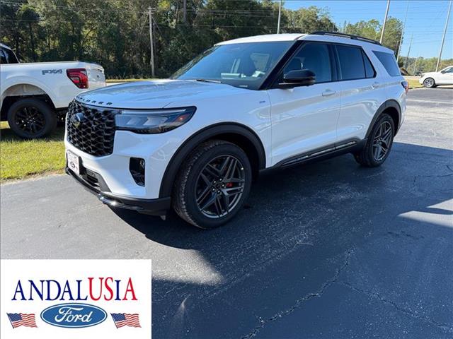 2025 Ford Explorer ST-LINE's photo