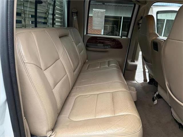 2001 Ford F-550 - Photo 30