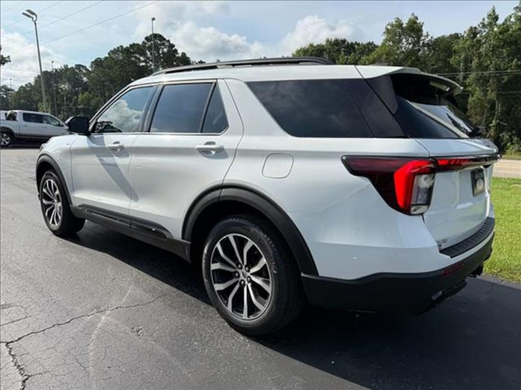 New 2026 Ford Explorer ST-Line SUV