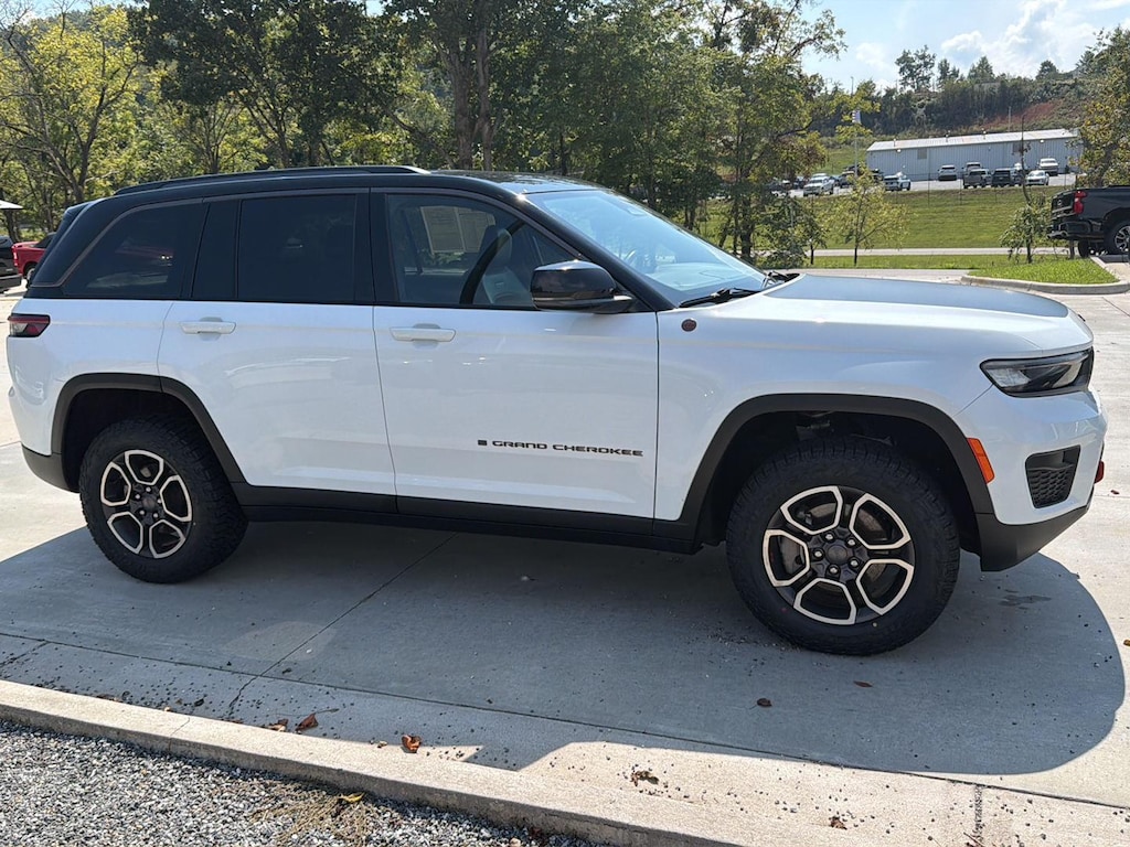 Used 2022 Jeep Grand Cherokee Trailhawk SUV
