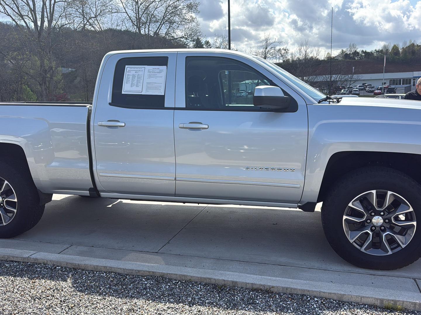 View vehicle photo 3