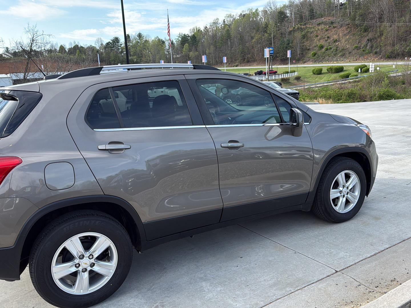 View vehicle photo 5