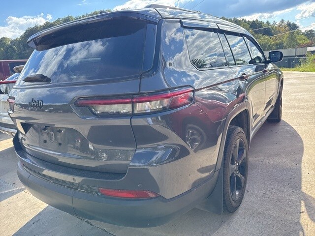 2023 Jeep Grand Cherokee Altitude photo 2