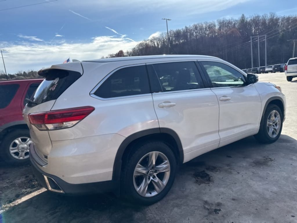 Used 2017 Toyota Highlander SUV