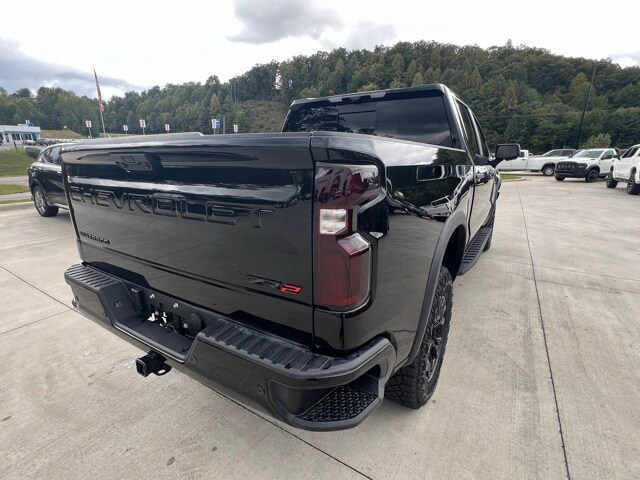2025 Chevrolet Silverado 1500 ZR2 photo 3