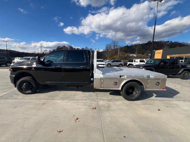 2026 RAM 3500 Chassis Tradesman - Photo 6