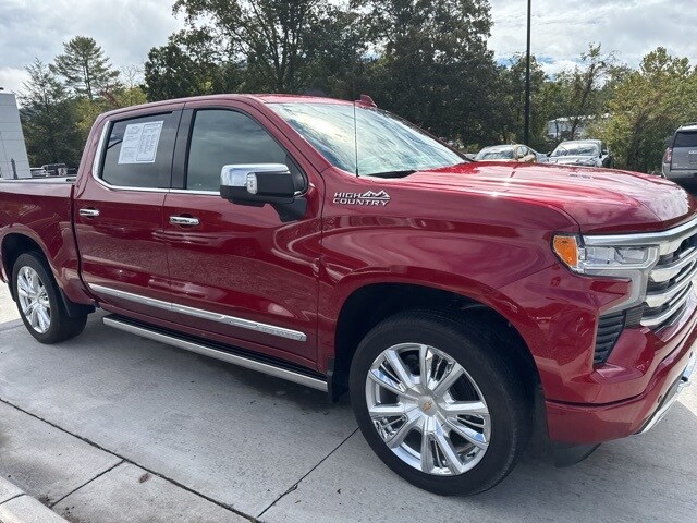 2024 Chevrolet Silverado 1500 High Country photo 2