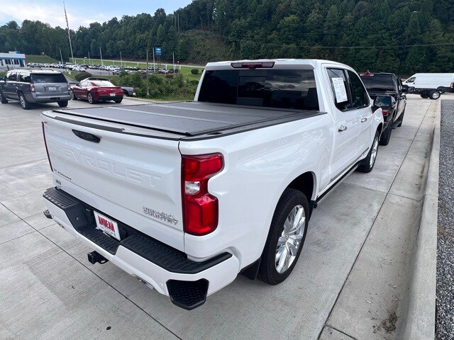 2024 Chevrolet Silverado 1500 High Country photo 3