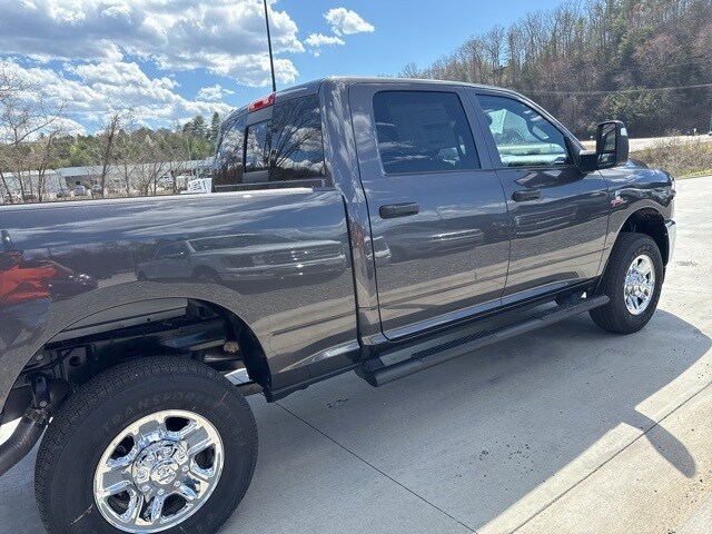 2025 Ram 2500 Tradesman photo 4