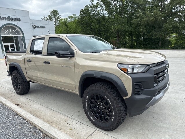 Used 2024 Chevrolet Colorado Trail Boss with VIN 1GCPTEEK0R1178821 for sale in Franklin, NC