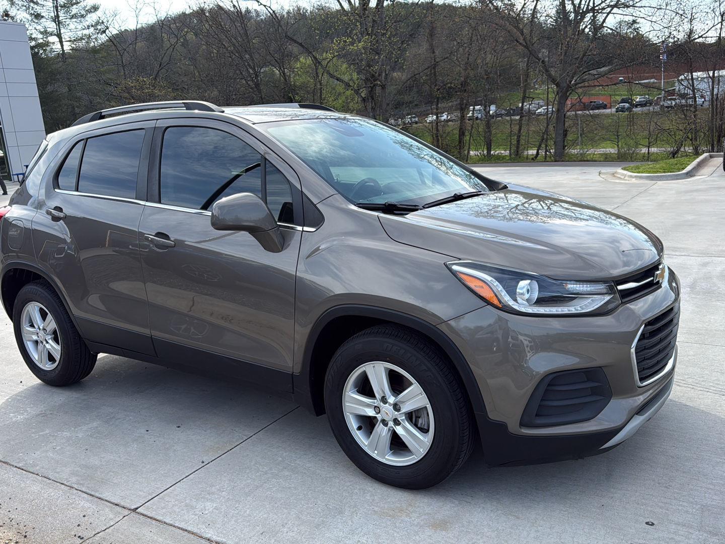 View vehicle photo 2