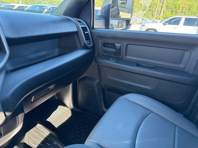 2026 RAM 3500 Chassis Tradesman - Photo 17