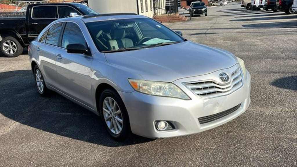 Used 2011 Toyota Camry SE Sedan