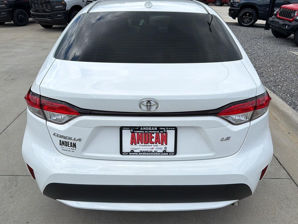 Used 2022 Toyota Corolla LE Sedan