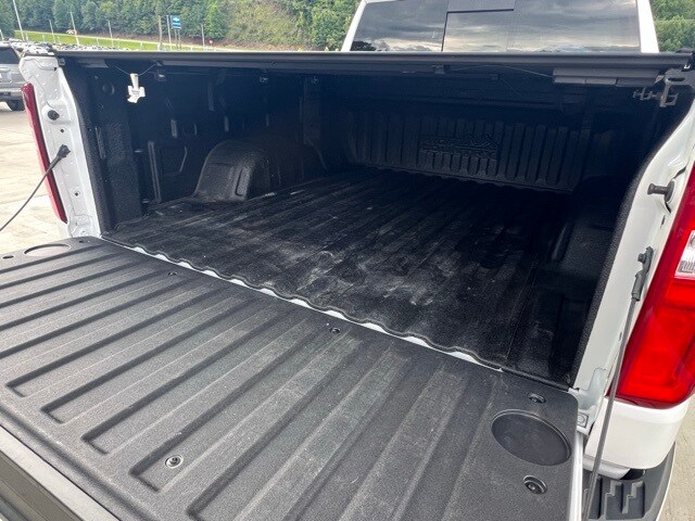 2024 Chevrolet Silverado 1500 High Country photo 4