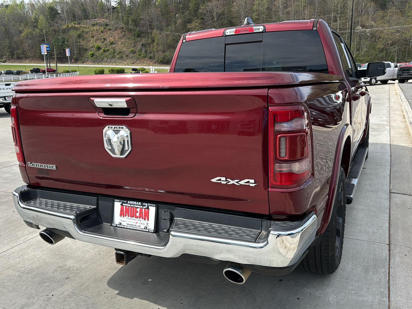 View vehicle photo 5