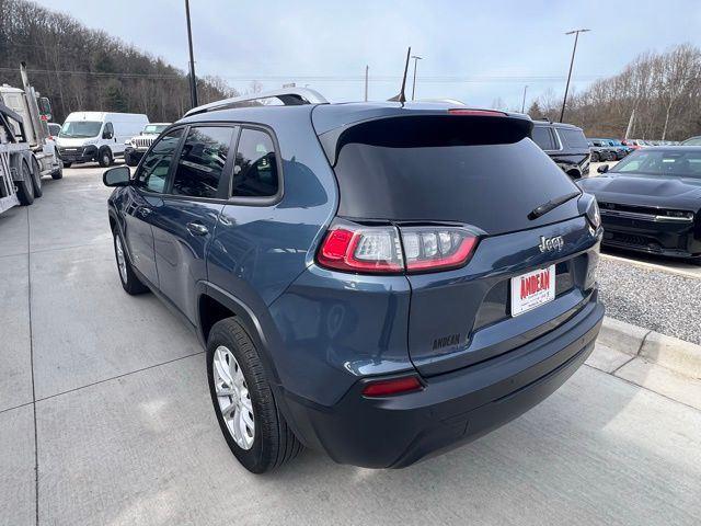 View vehicle photo 5