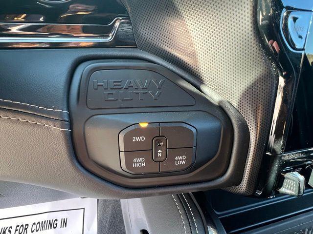2025 RAM 3500 Limited - Photo 19