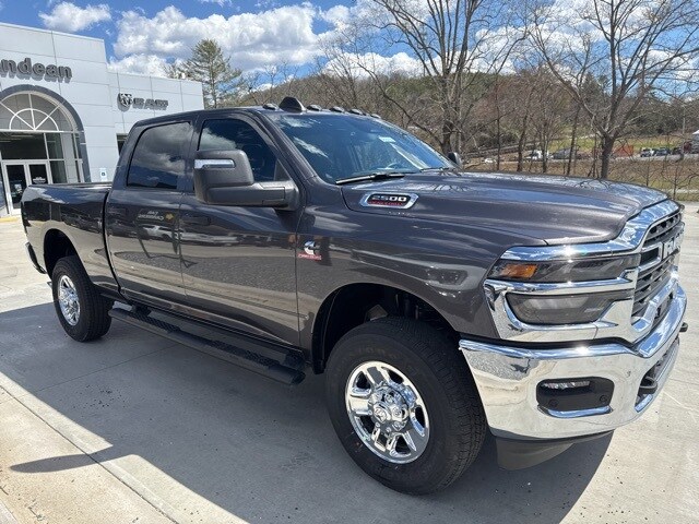 2025 Ram 2500 Tradesman photo 2