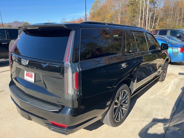 2024 Cadillac Escalade ESV Sport Platinum photo 4