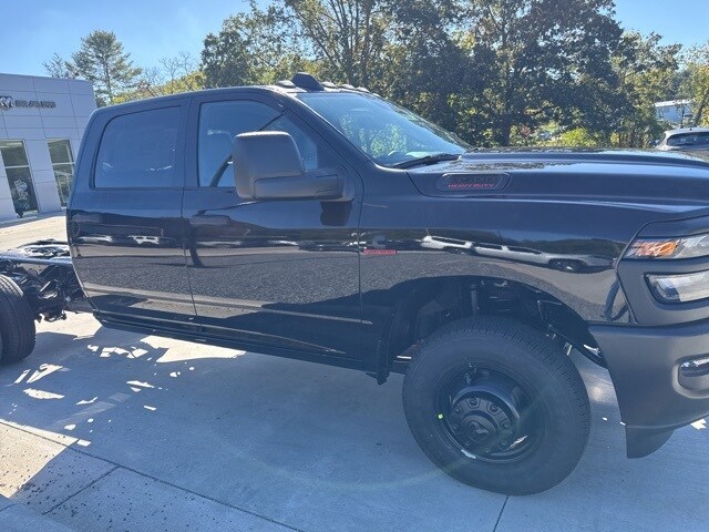 2026 Ram 3500 Tradesman photo 2