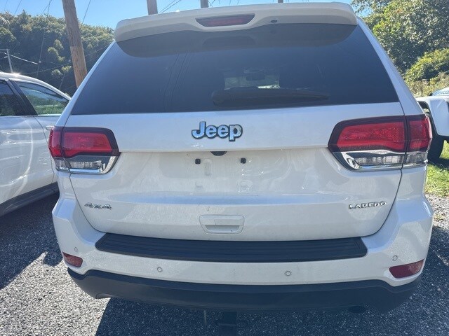 2021 Jeep Grand Cherokee Laredo E photo 3