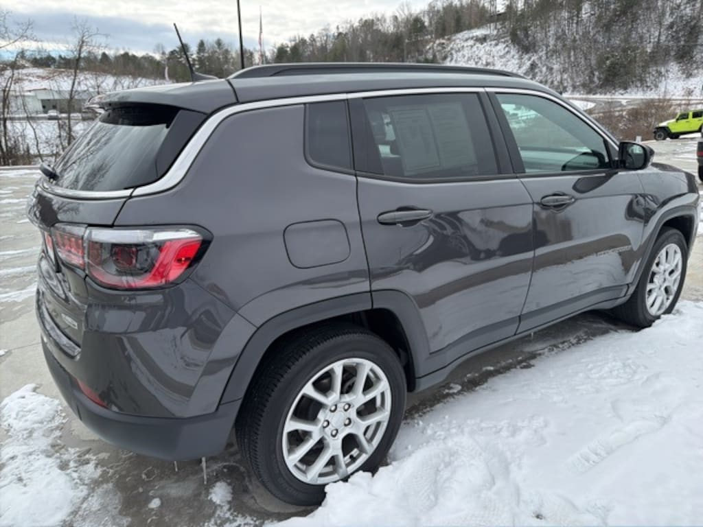 Used 2024 Jeep Compass Latitude Lux SUV