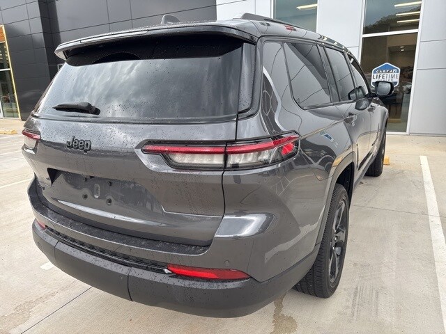 2025 Jeep Grand Cherokee L photo 3