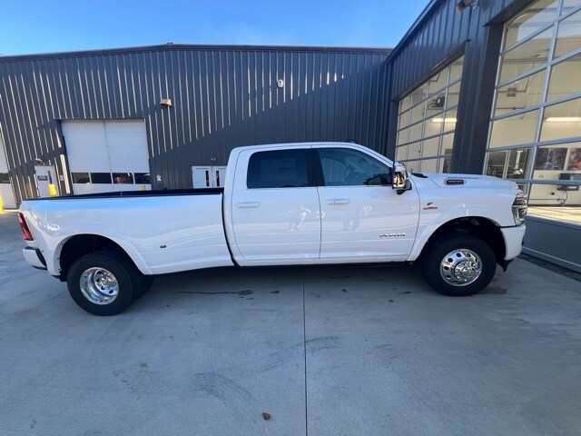 2026 Ram 3500 Longhorn photo 2