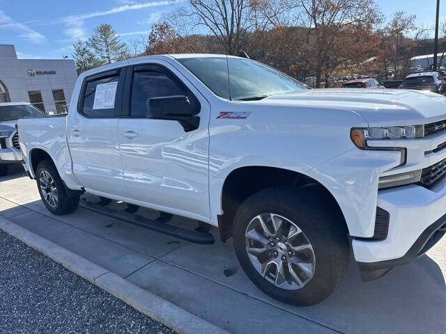 2021 Chevrolet Silverado 1500 RST photo 2