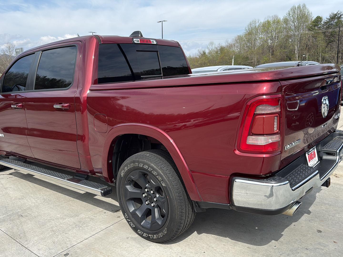 View vehicle photo 7